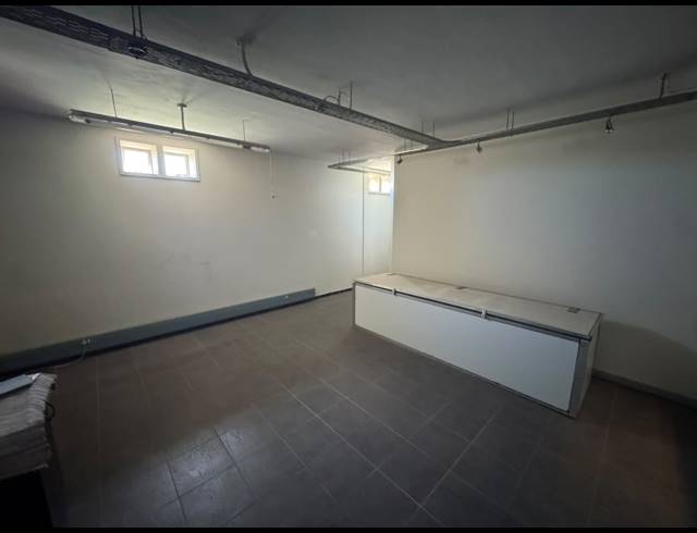 1,625M² WAREHOUSE FOR SALE IN RAND LEASE